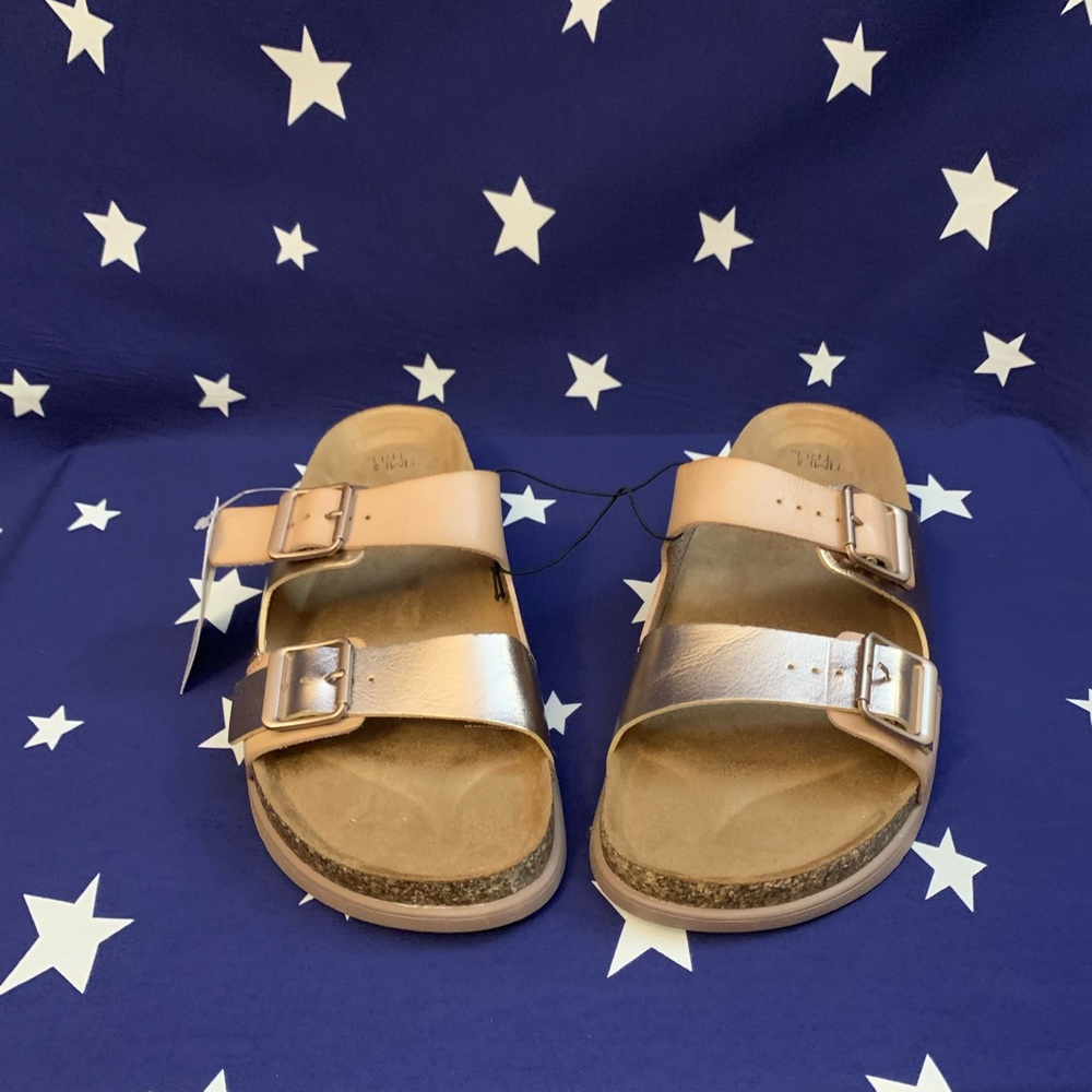 Time and Tru Women's Platform Footbed Sandals (taupe)